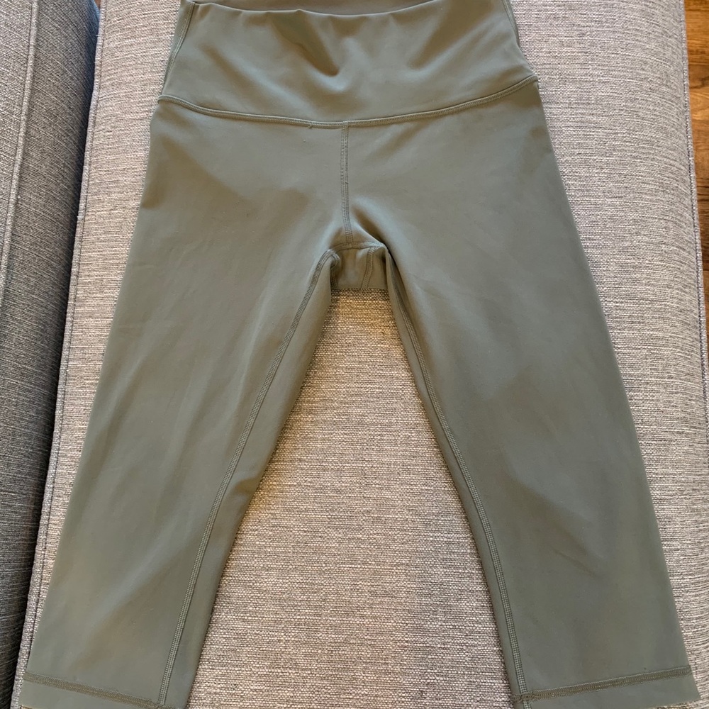 Lululemon wunder under